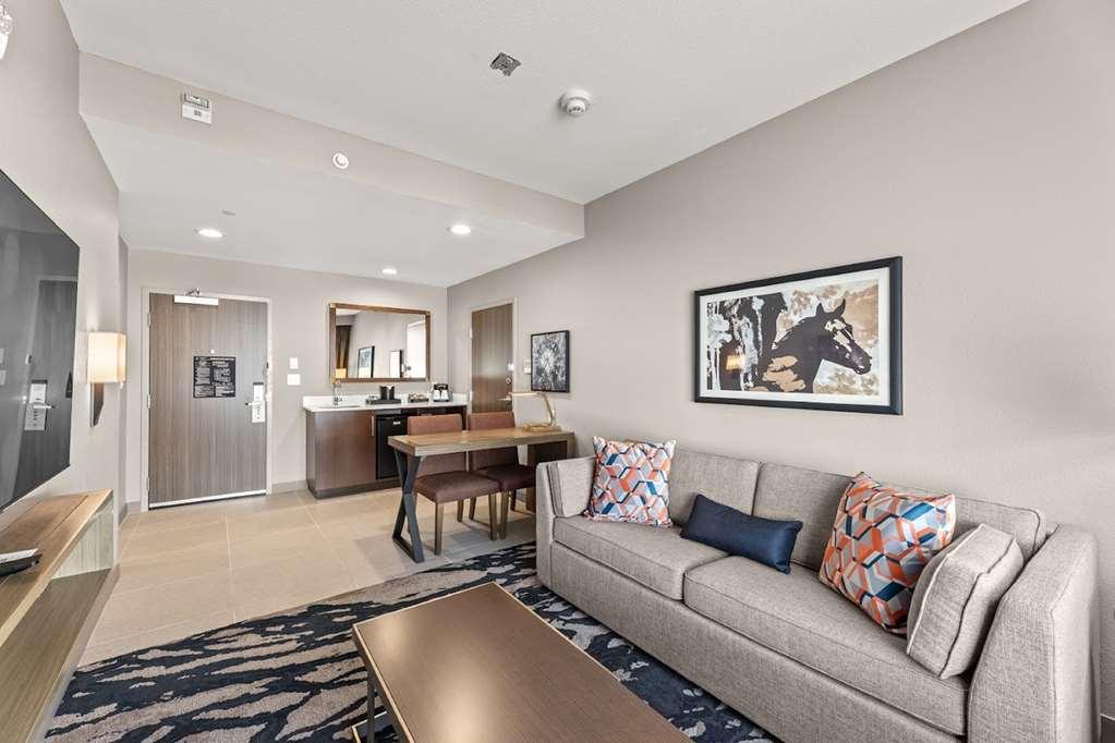 Embassy Suites By Hilton Irving Las Colinas Room photo