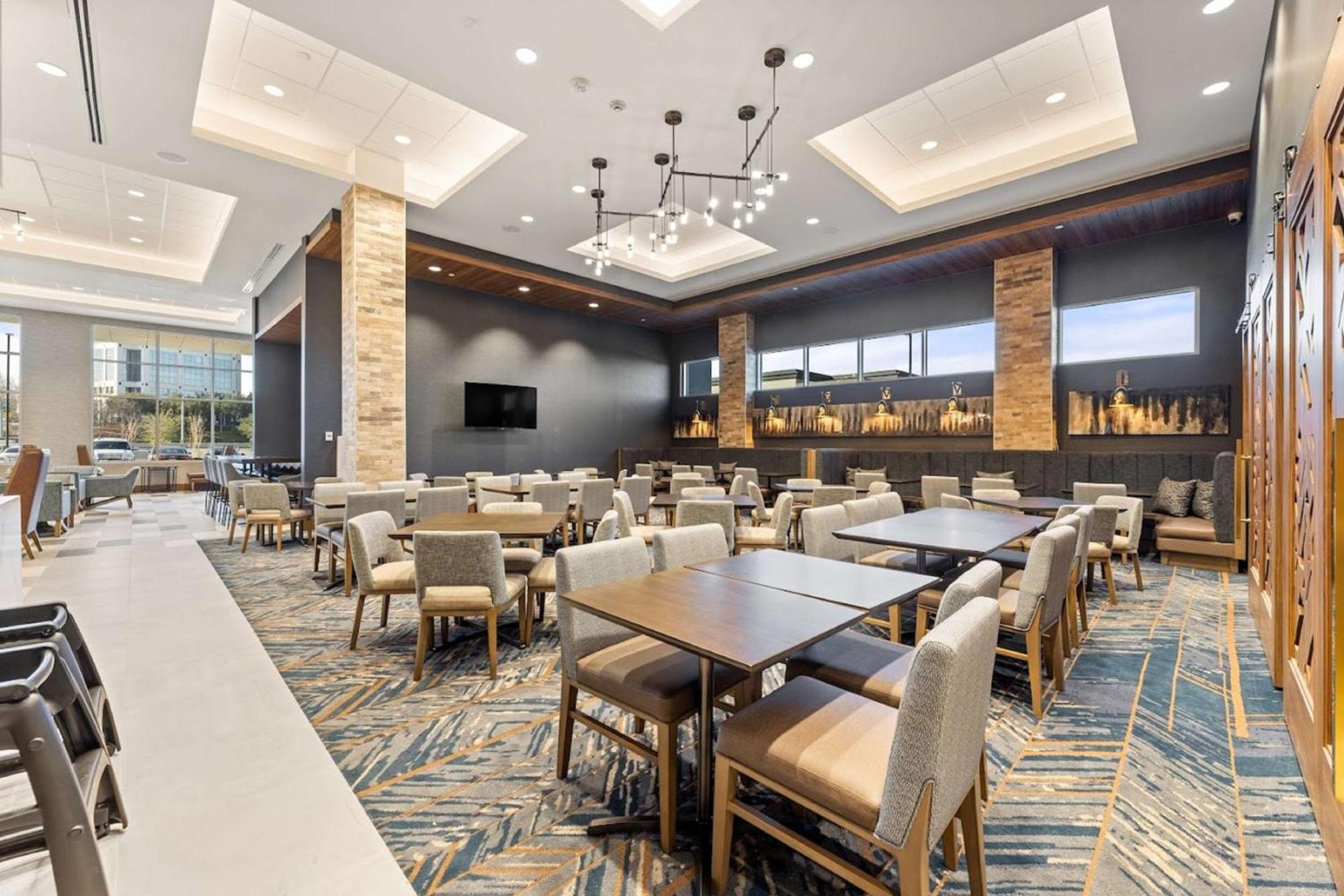 Embassy Suites By Hilton Irving Las Colinas Exterior photo