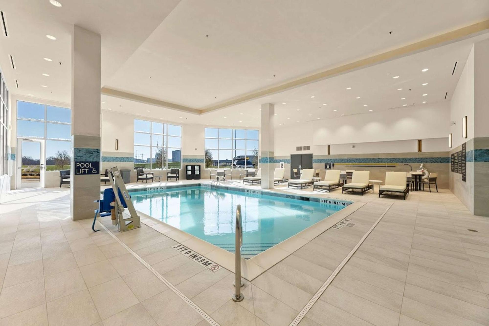 Embassy Suites By Hilton Irving Las Colinas Exterior photo