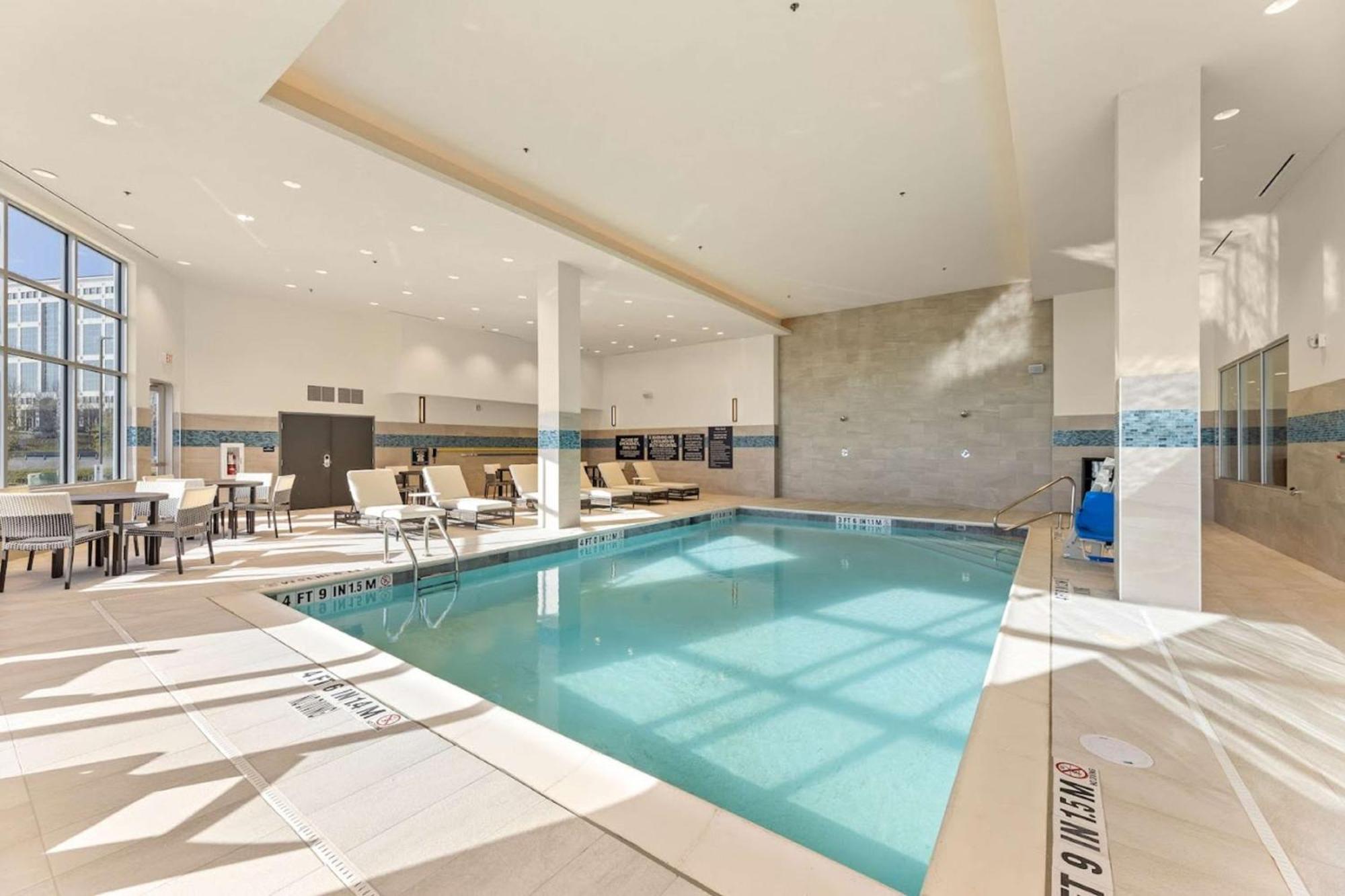 Embassy Suites By Hilton Irving Las Colinas Exterior photo