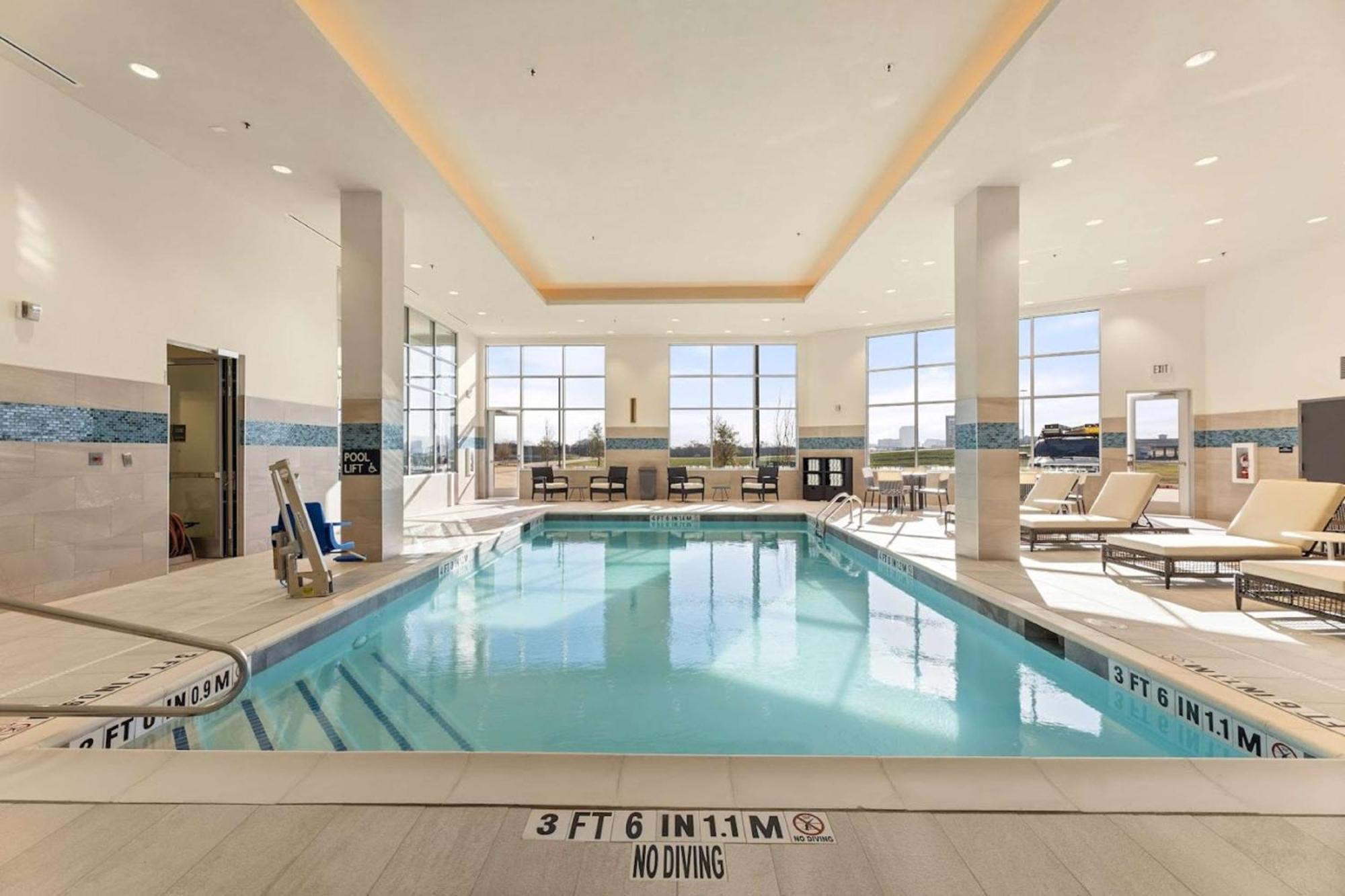 Embassy Suites By Hilton Irving Las Colinas Exterior photo