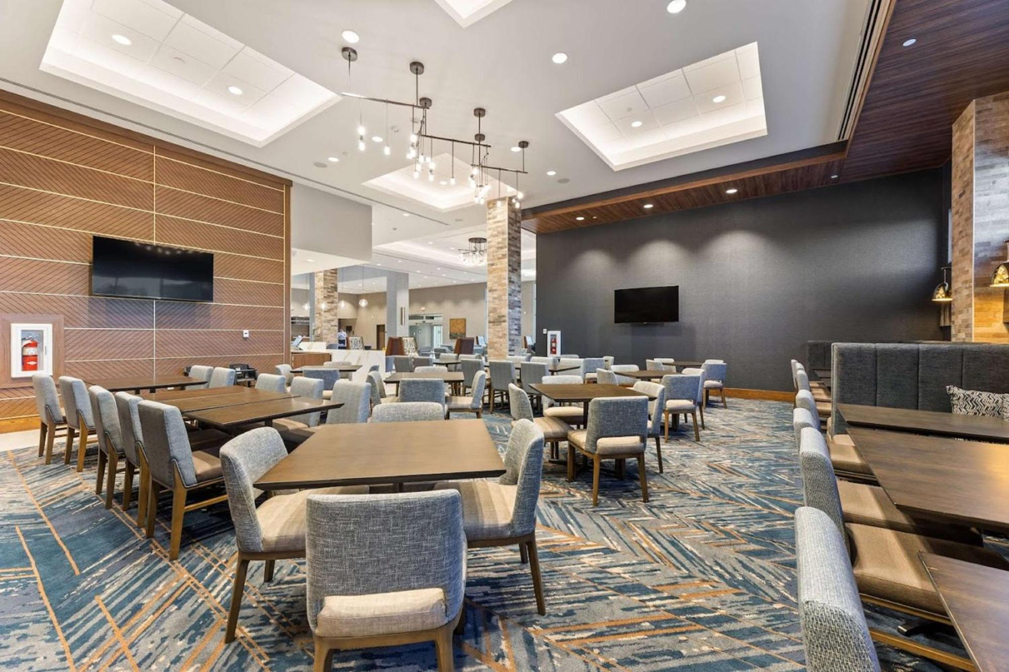 Embassy Suites By Hilton Irving Las Colinas Exterior photo